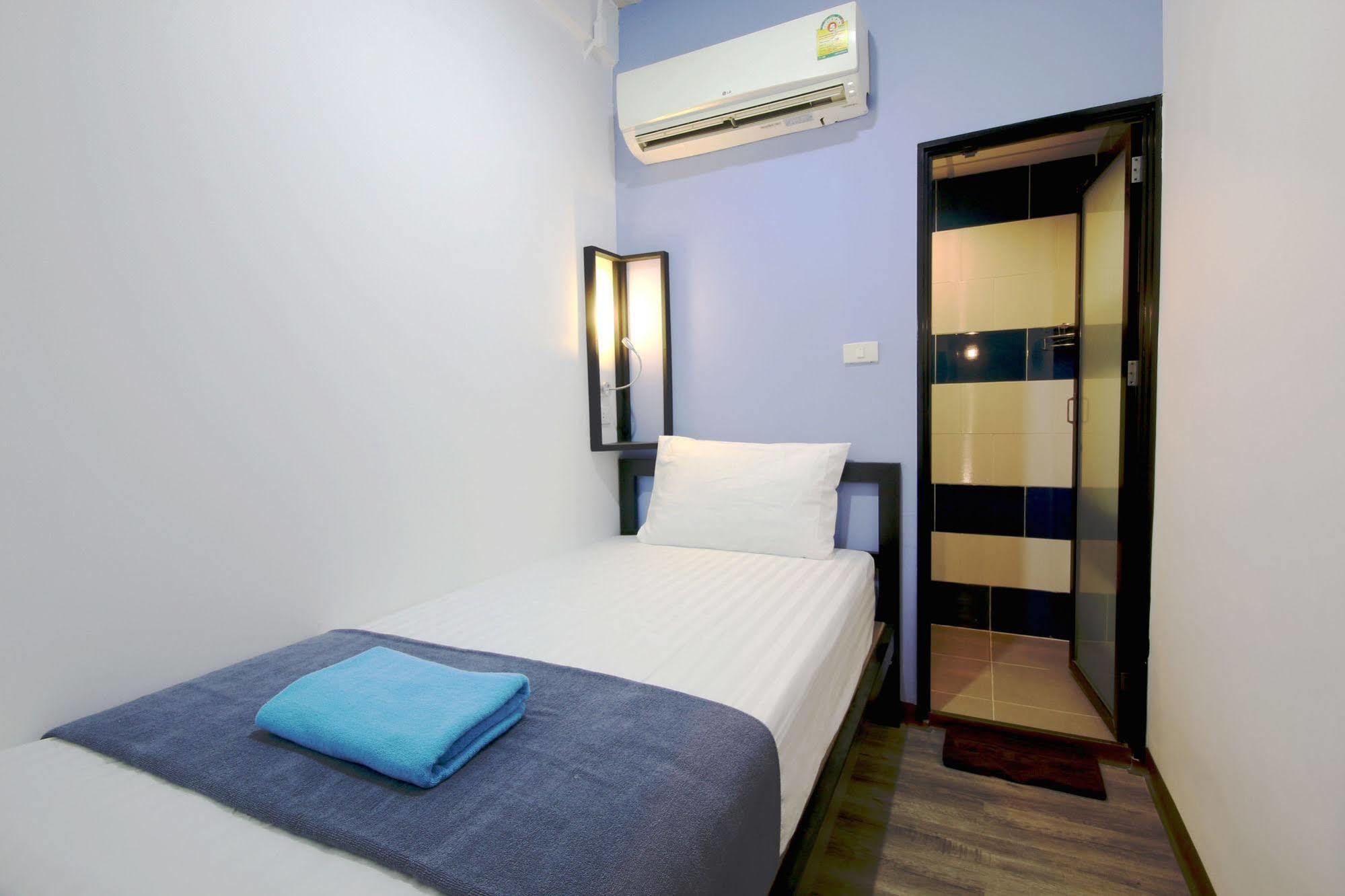 The Pillow Hostel Khaosan Bangkok Buitenkant foto